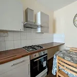 King En Suite Room Close To Heathrow Airport