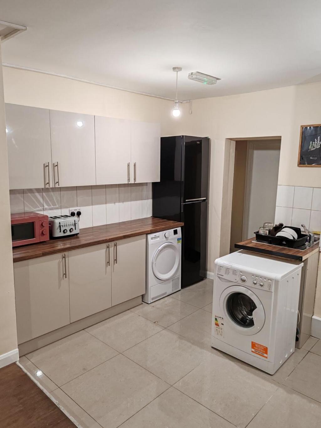 Apartment King En Close To Heathrow Airport Hounslow