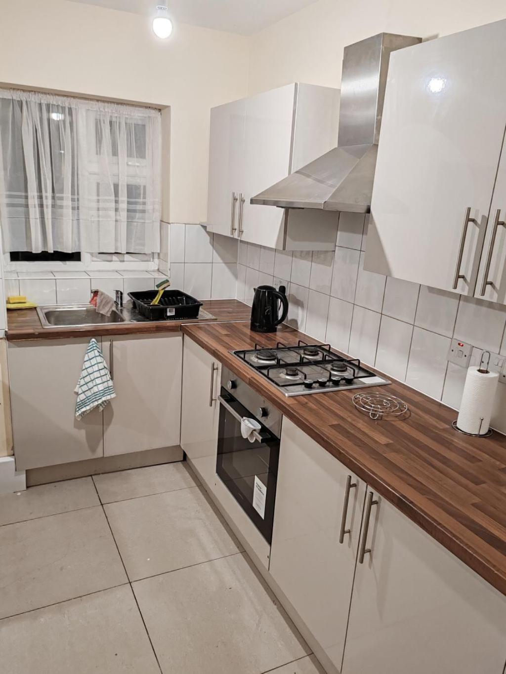 King En Close To Heathrow Airport Apartment Hounslow